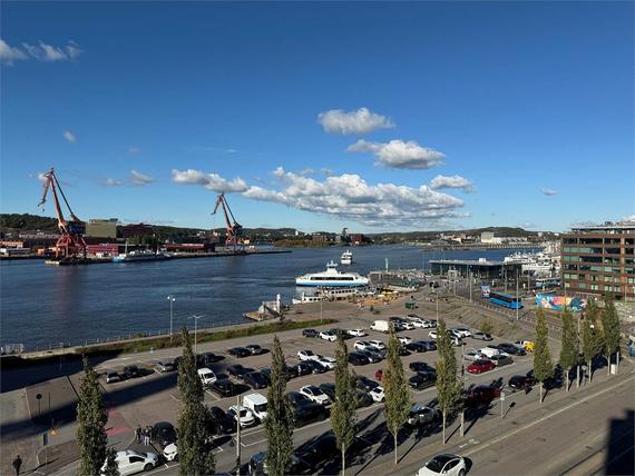 Stora Badhusgatan 18