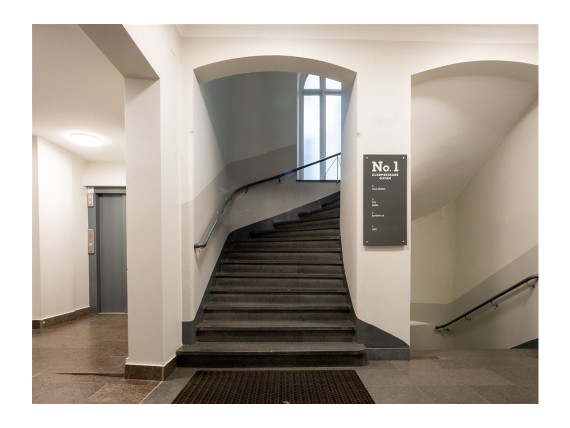 Klädpressaregatan 1