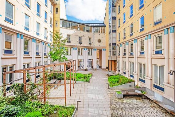 Klara Norra Kyrkogata 33