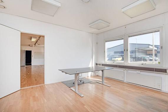 Konsul Johnsons väg 1, Lokal 2