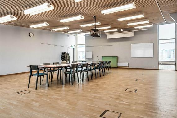 Elektronikhöjden 16