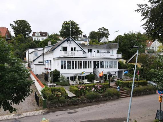 Stora vägen 42