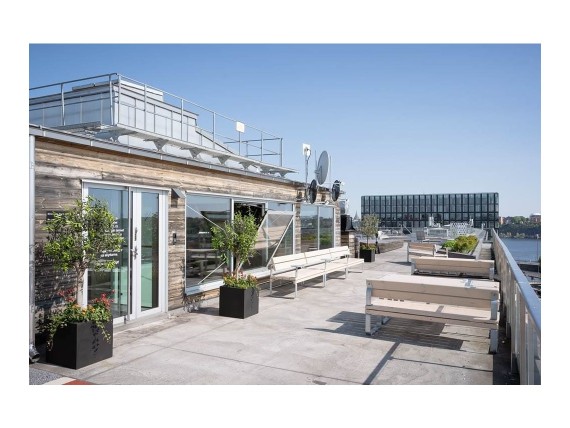 Västra Järnvägsgatan 15