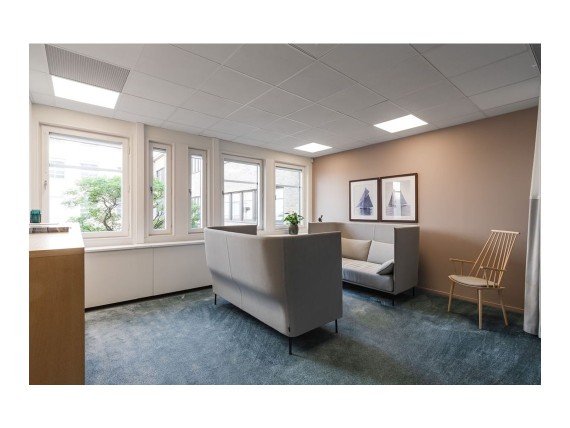 Adolf Fredriks Kyrkogata 2