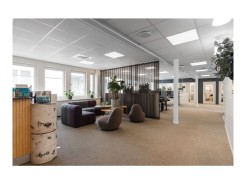 Adolf Fredriks Kyrkogata 2